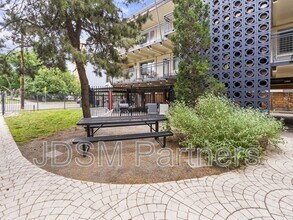 2860 W 32nd Ave in Denver, CO - Foto de edificio - Building Photo