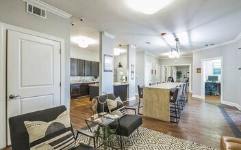 Villas at Colt Run Apartments in Houston, TX - Building Photo - Building Photo