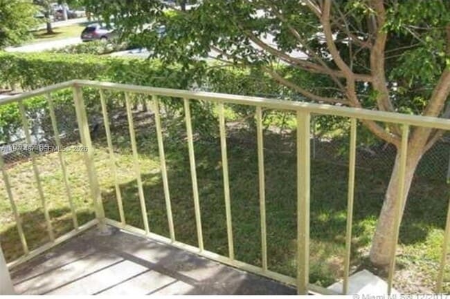 3090 Coral Springs Dr in Coral Springs, FL - Building Photo - Building Photo