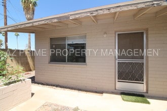 2012 S Granada Dr-Unit -H in Tempe, AZ - Building Photo - Building Photo