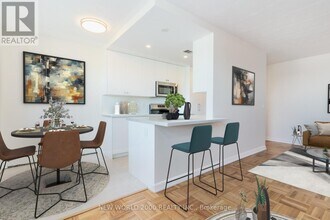 1220 Bayview Ave in Toronto, ON - Building Photo - Building Photo