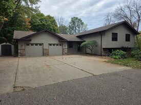 4110 Juneau Ln N in Plymouth, MN - Building Photo