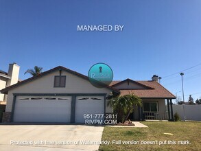 1001 Stetson Cir in Corona, CA - Foto de edificio - Building Photo