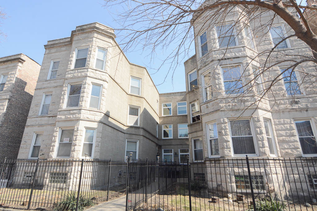 843 N Maplewood Ave-Unit -GARDEN in Chicago, IL - Building Photo