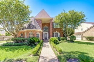 3622 Springhill Ln in Sugar Land, TX - Building Photo
