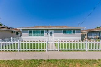 3-unit complex in Buena Park, CA - Building Photo - Building Photo