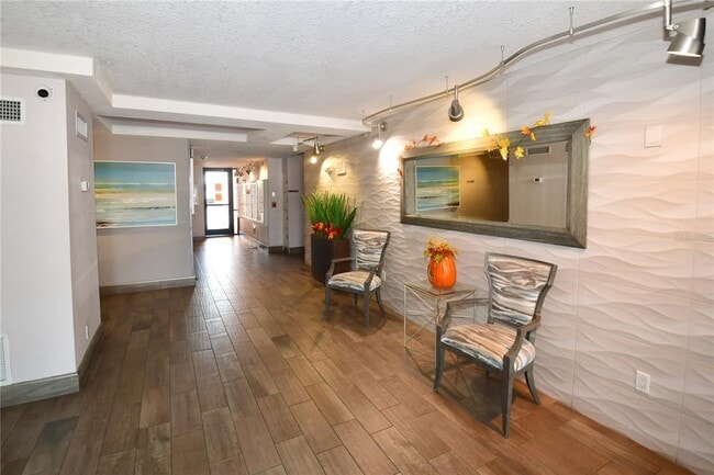 51 Island Way in Clearwater, FL - Building Photo - Building Photo