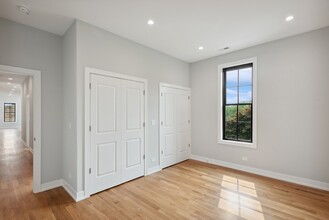 1349 N Noble St, Unit 2 in Chicago, IL - Foto de edificio - Building Photo