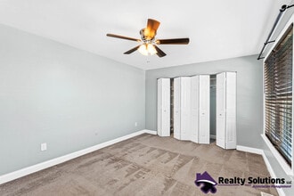 1018 Harbour Dr in Palmyra, NJ - Building Photo - Building Photo