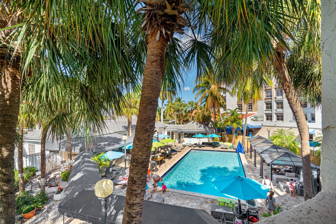 Hotolos Hollywood Apartments in Hollywood, FL - Foto de edificio