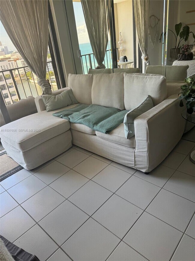 property at 2625 Collins Ave