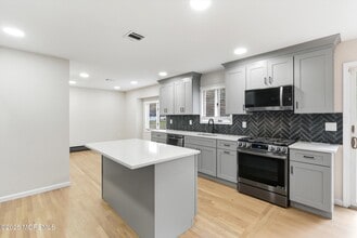 257 Alexander Ave in Howell, NJ - Building Photo - Building Photo