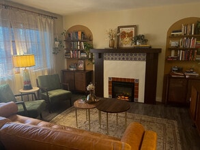 620 E Harvard Rd, Unit G in Burbank, CA - Building Photo - Building Photo