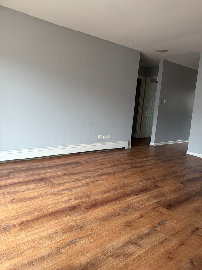 6131 W 64th Pl in Chicago, IL - Building Photo - Building Photo