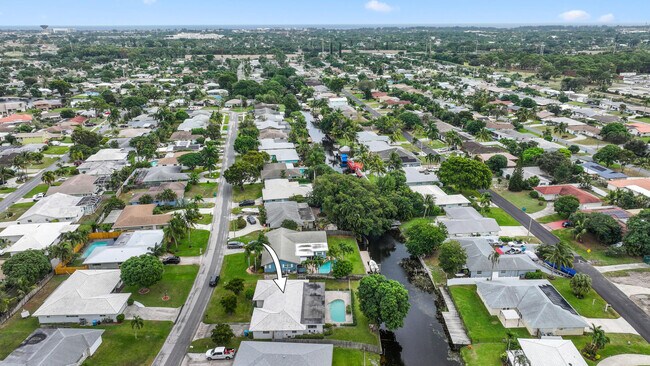 1350 SW 26th Ave in Boynton Beach, FL - Building Photo - Building Photo