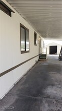 5533 Tres Piedras Rd in Las Vegas, NV - Building Photo - Building Photo