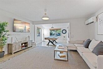 300 SW 23rd St in Fort Lauderdale, FL - Building Photo - Building Photo