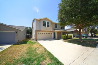 209 Gatewood Trace in Cibolo, TX - Building Photo - Building Photo