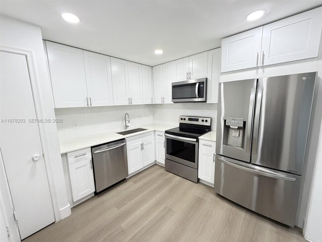 22605 SW 66th Ave in Boca Raton, FL - Building Photo - Building Photo