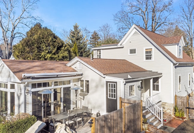 29 Cottage St in Wellesley, MA - Building Photo - Building Photo