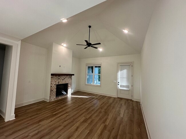 402 Phillips Ave in Auburn, AL - Building Photo - Building Photo
