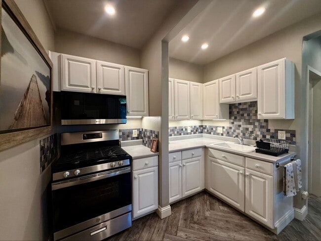 33 Linda Vista Dr in Monterey, CA - Building Photo - Building Photo