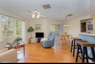 1350 McMaster Dr in Myrtle Beach, SC - Foto de edificio - Building Photo