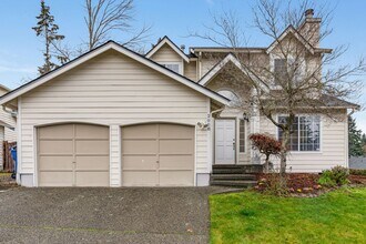 2008 Camas Ave NE in Renton, WA - Building Photo - Building Photo
