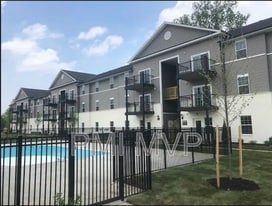 904 Taylor Station Rd in Columbus, OH - Building Photo