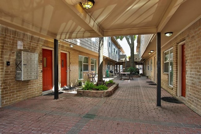 1416 Hawthorne St in Houston, TX - Foto de edificio - Building Photo