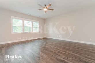 114 Pecan Dr in Summerville, SC - Foto de edificio - Building Photo