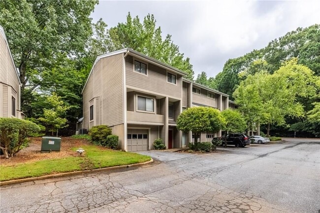 2875 Torreya Way SE, Unit 116 in Marietta, GA - Foto de edificio - Building Photo