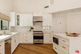 3554 Alginet Dr in Los Angeles, CA - Building Photo - Building Photo