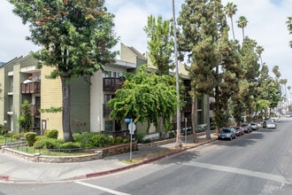 Park Villas in Los Angeles, CA - Building Photo - Building Photo