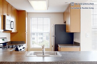 1299 Corporate Dr in Westbury, NY - Foto de edificio - Building Photo