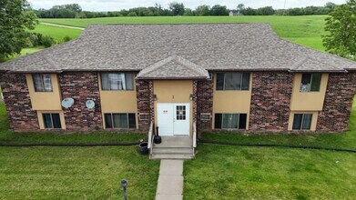 307 Ilion Ave in Chariton, IA - Building Photo - Building Photo