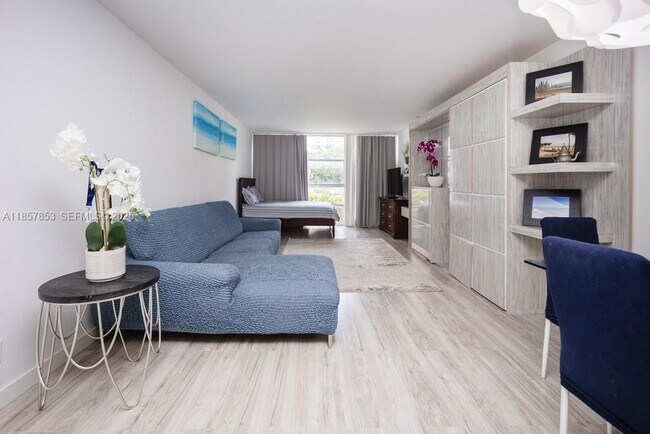 501 Three Islands Boulevard in Hallandale Beach, FL - Building Photo - Building Photo