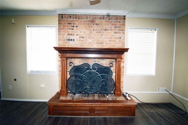 property at 1806 Cedarwood Ct