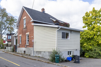 255 Marier Av in Ottawa, ON - Building Photo - Building Photo