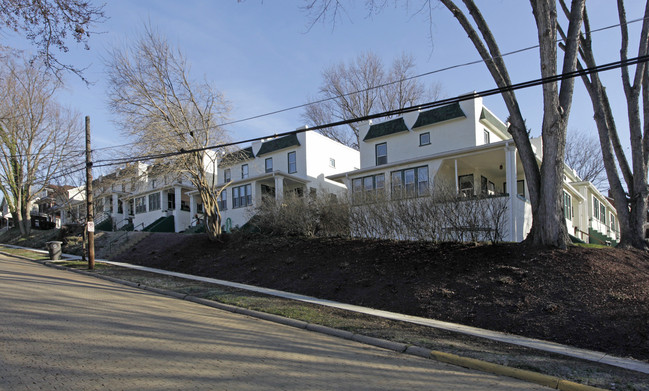 510-522 6th St in Oakmont, PA - Foto de edificio - Building Photo