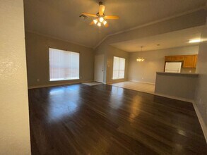 801 Quarter Horse Trail-Unit -bda73b7e-d5f8-11eb-9d31-02563e88f769 in Waco, TX - Building Photo - Building Photo