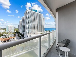 3101 Bayshore Dr in Fort Lauderdale, FL - Building Photo - Building Photo