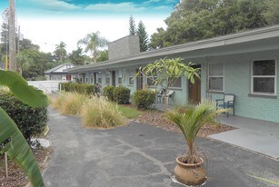 Regency Villas Apartments