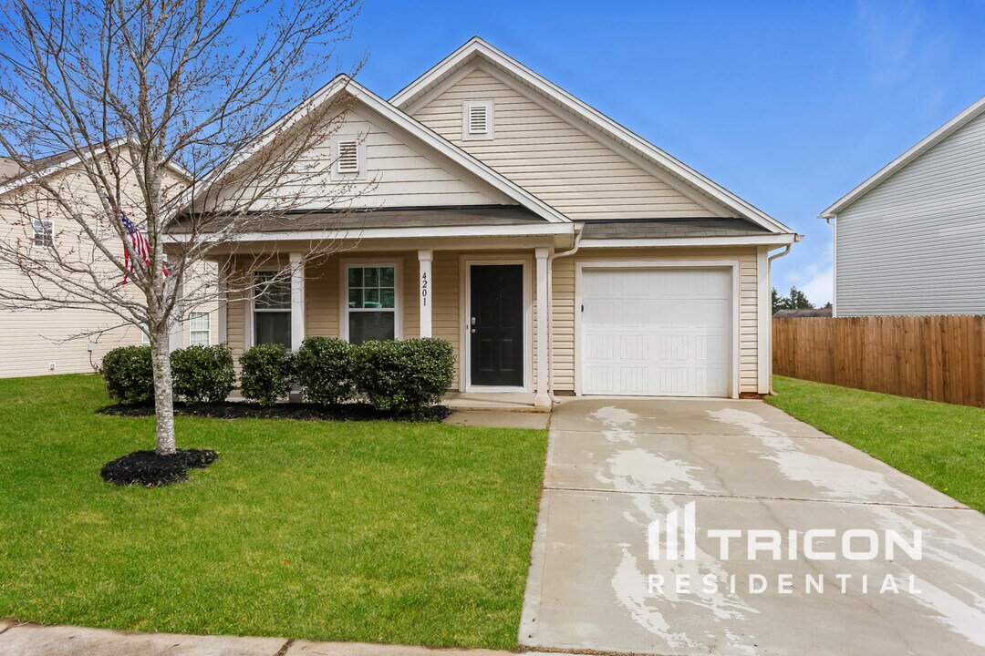 4201 Broadstairs Dr SW in Concord, NC - Building Photo