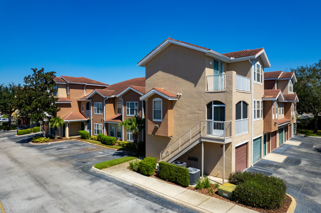 Villanova at Hunter's Creek Apartments in Orlando, FL - Foto de edificio