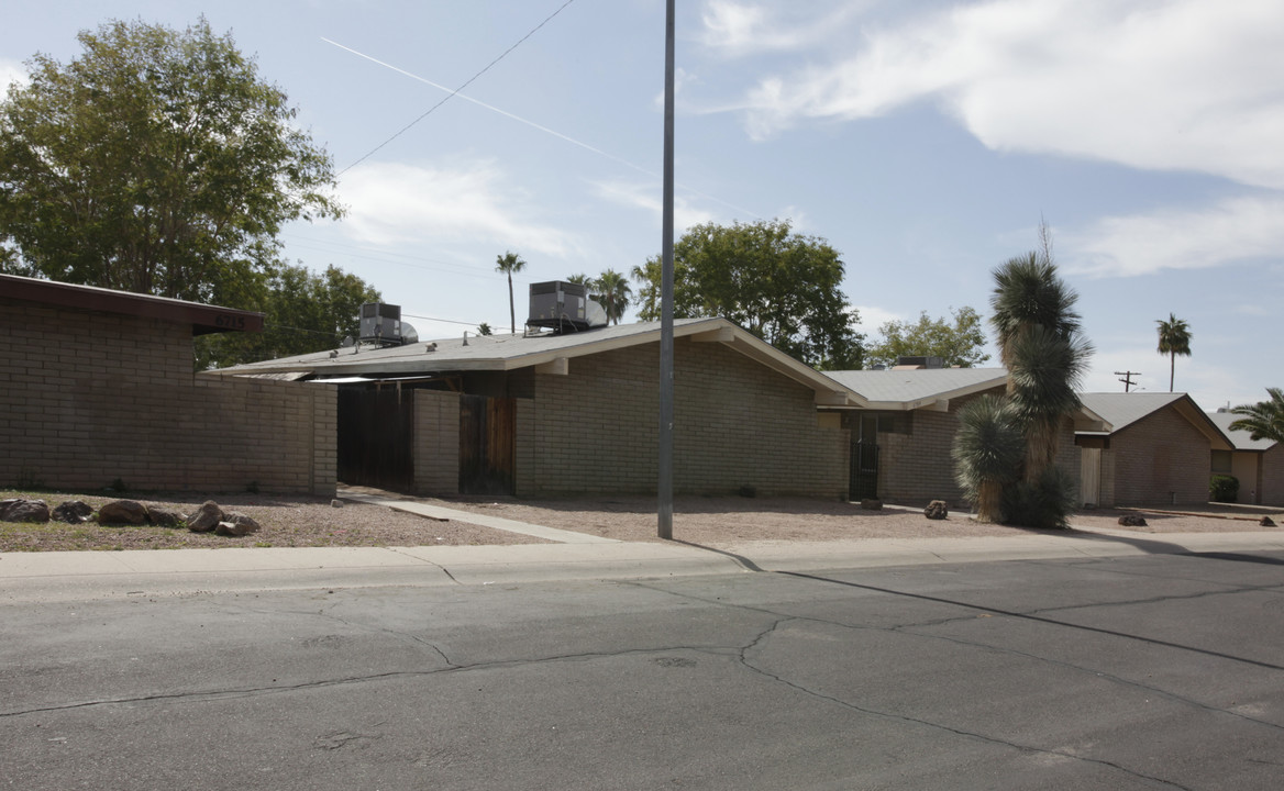 6709 E Angus Dr in Scottsdale, AZ - Foto de edificio