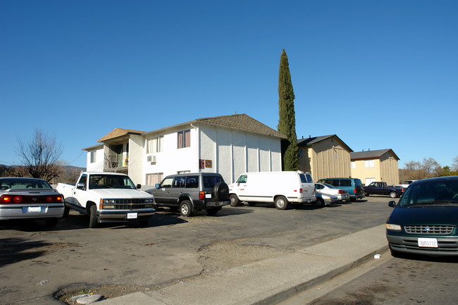 1425-1455 Callen St in Vacaville, CA - Foto de edificio - Building Photo