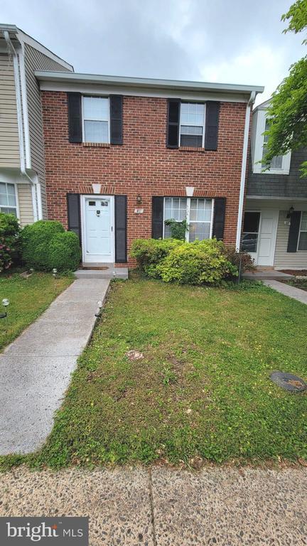 property at 41 Benton Ct