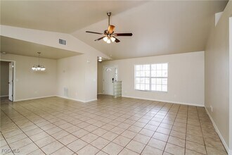 1400 NW 2nd St in Cape Coral, FL - Building Photo - Building Photo