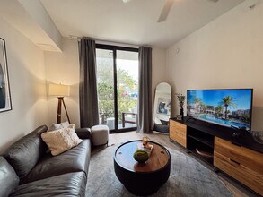 7192 W 4th Ln, Unit A in Hialeah, FL - Building Photo - Building Photo